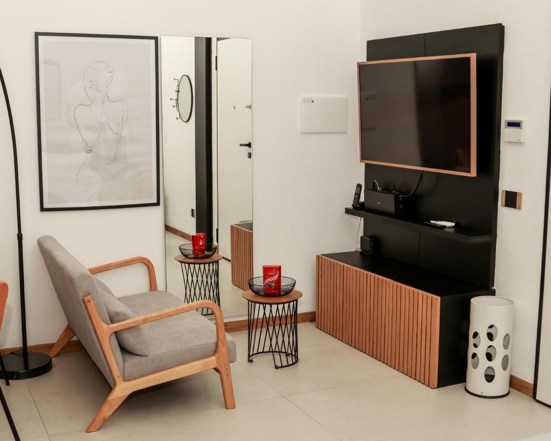 Dislocati Bnb - Jacuzzi Privata - Cucina - Tv60" - Minimal Luxury Marigliano Ngoại thất bức ảnh