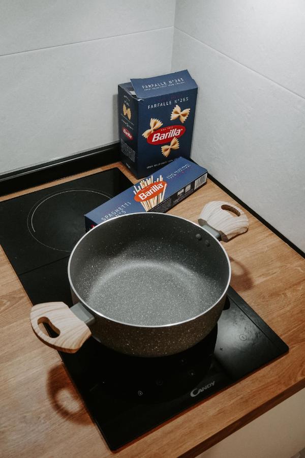 Dislocati Bnb - Jacuzzi Privata - Cucina - Tv60" - Minimal Luxury Marigliano Ngoại thất bức ảnh