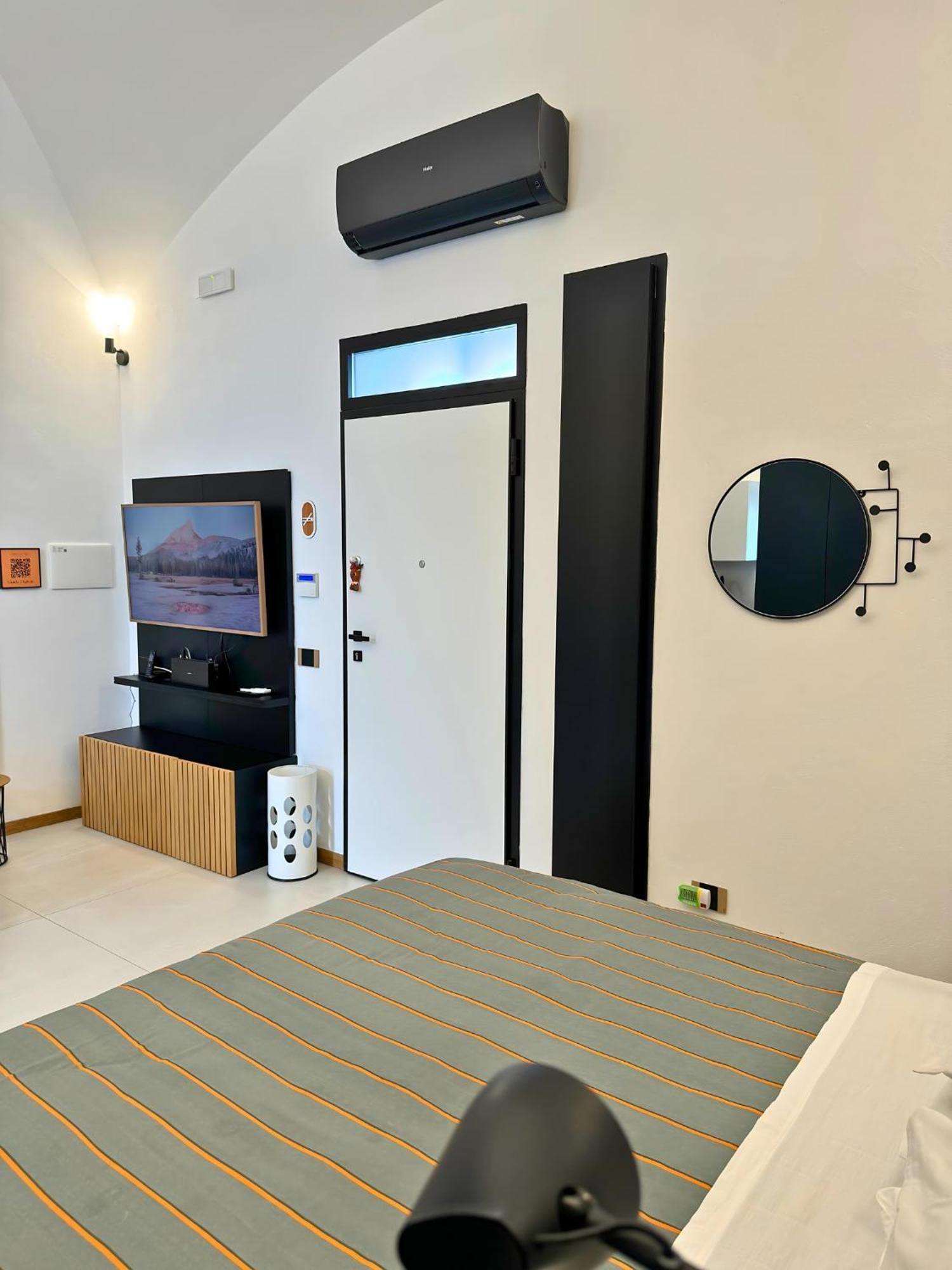 Dislocati Bnb - Jacuzzi Privata - Cucina - Tv60" - Minimal Luxury Marigliano Ngoại thất bức ảnh