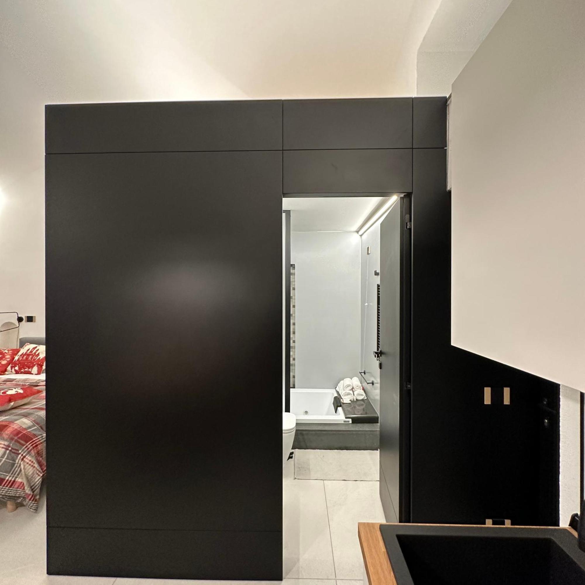 Dislocati Bnb - Jacuzzi Privata - Cucina - Tv60" - Minimal Luxury Marigliano Ngoại thất bức ảnh